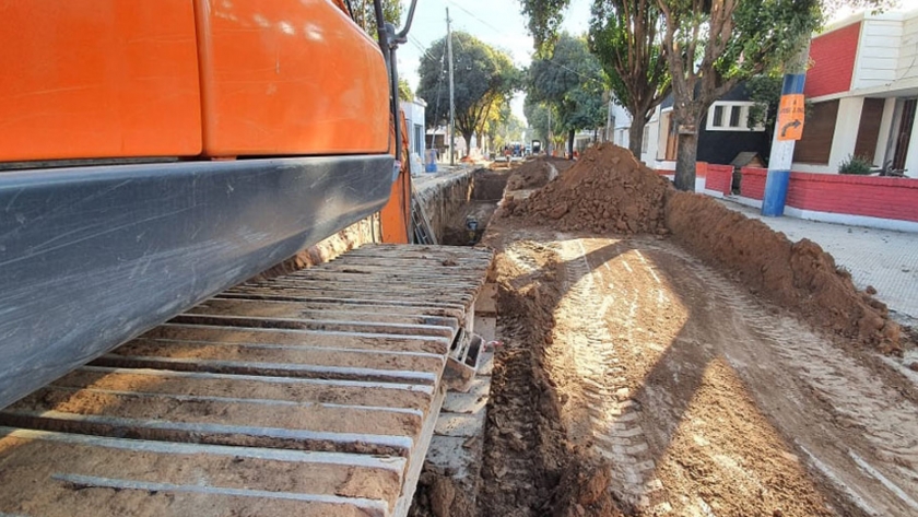Continúan los trabajos en la obra de desagües de Calle Bunge