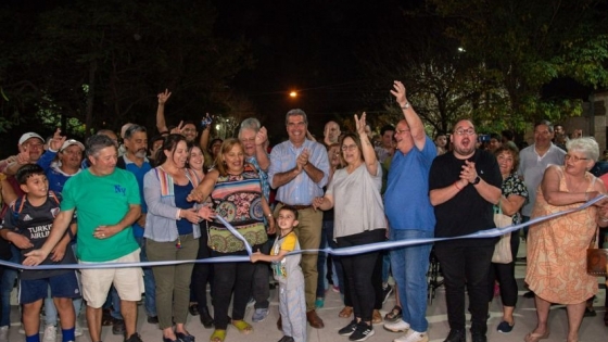 Capitanich inauguró 17 nuevas cuadras de pavimento en el barrio 40 viviendas, en la ciudad de Resistencia