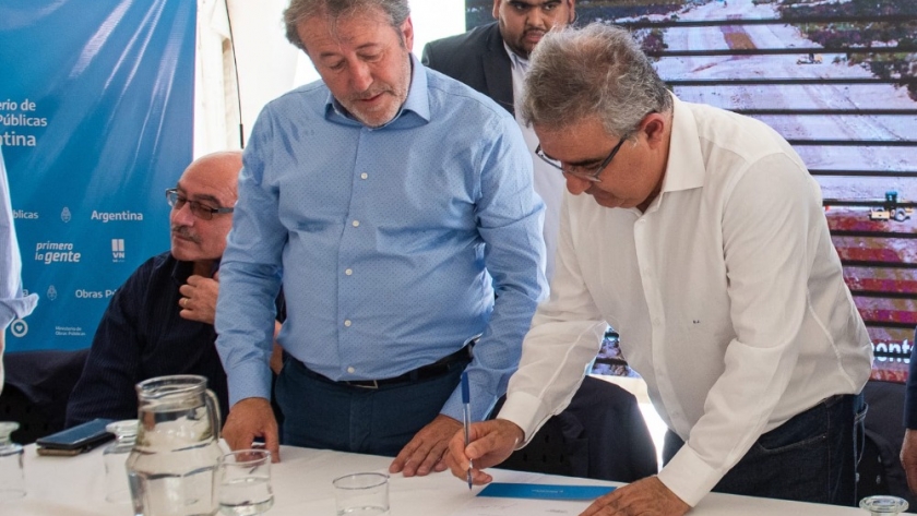 El gobernador Raúl Jalil señaló que Vialidad Nacional está interviniendo prácticamente todas las rutas nacionales, con un trabajo en equipo con las provincias.