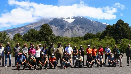 Comenzó la instalación de la primera red de monitoreo del volcán Lanín