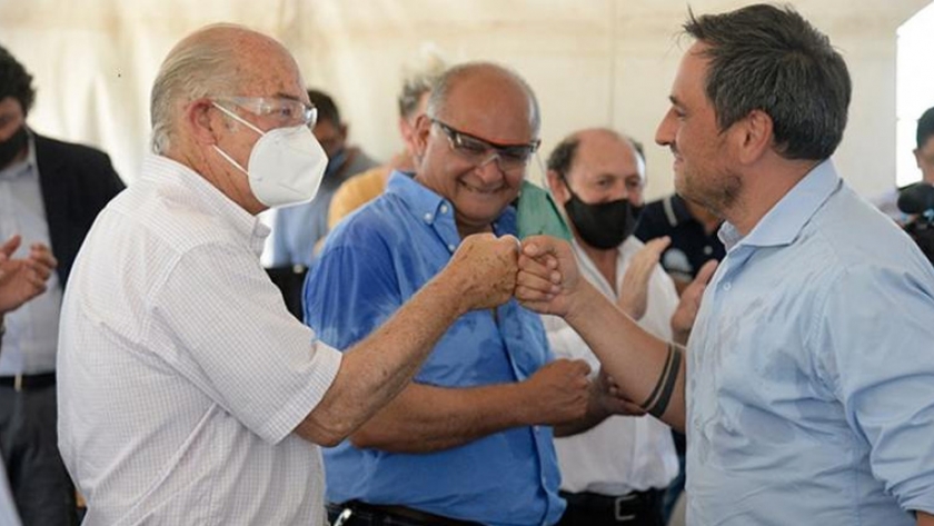Cabandié entregó maquinarias para reducir el impacto medio ambiental