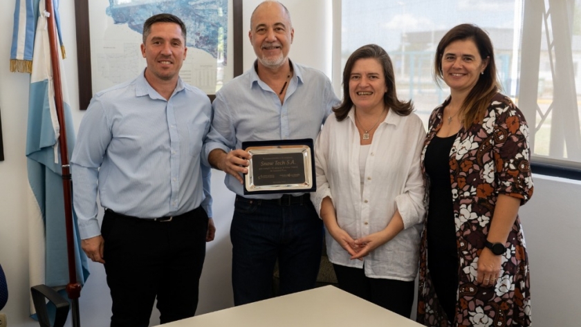 Reconocen a empresa textil por los 20 años de presencia en Zona Franca