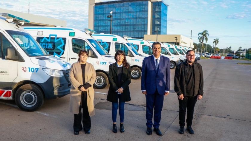 En encuentro de salud, Capitanich entregó 12 ambulancias y presentó programas para reforzar la atención primaria