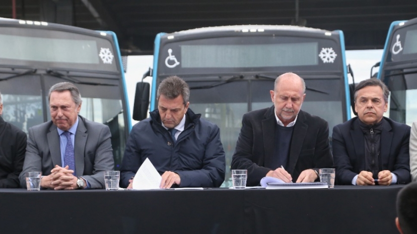 Perotti y Massa presentaron nuevos sistemas de seguridad