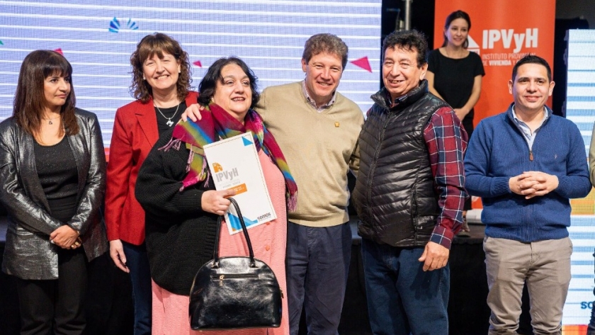 El Gobernador Melella encabezó la entrega de 110 escrituras en Río Grande