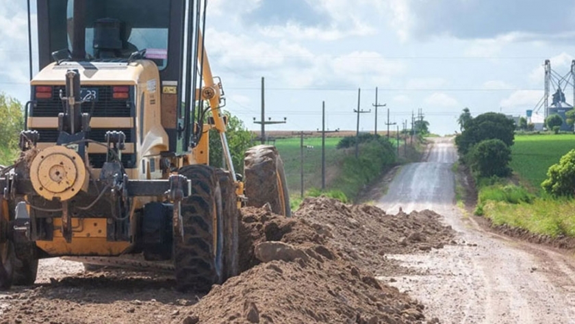 Vialidad realiza obras de conservación sobre caminos rurales del departamento Villaguay