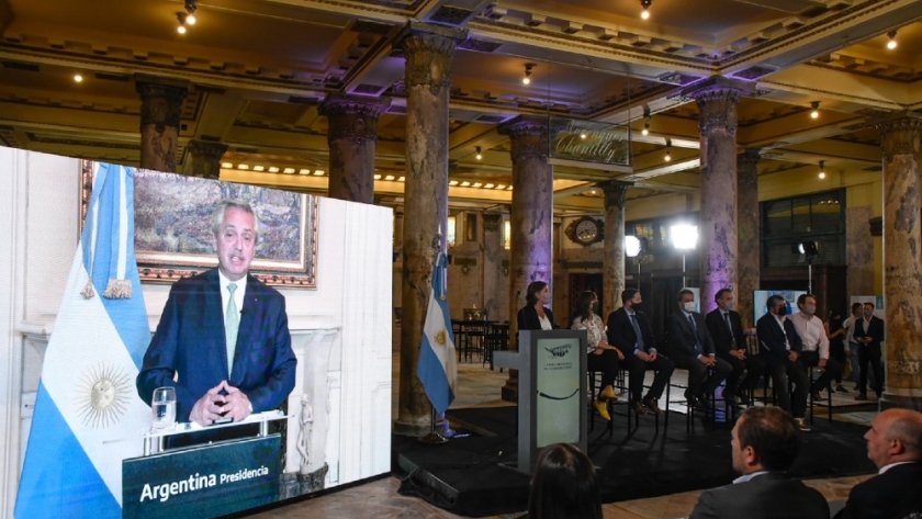 Alberto Fernández: “La industria de la construcción es un enorme motorizador de toda la actividad económica”