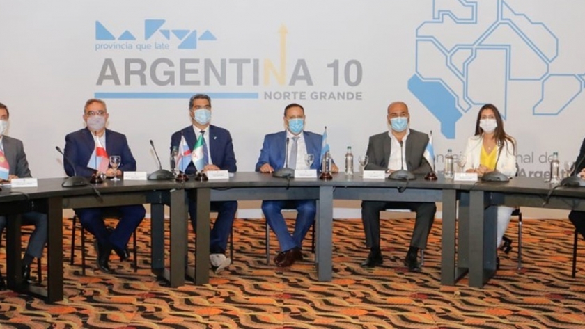 Raúl y gobernadores plantearon beneficios fiscales, tarifas diferenciales y financiamiento  para el Corredor Bioceánico 