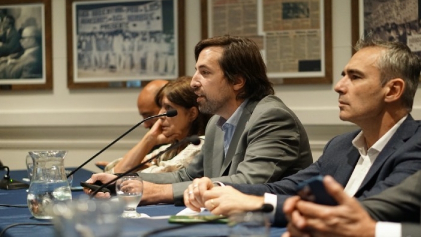 Kreplak expuso el Presupuesto 2023 ante la Legislatura bonaerense