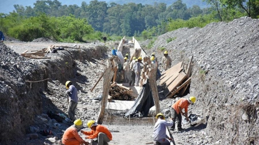 El Gobierno ejecuta obras de infraestructura y viviendas en Rosario de Lerma