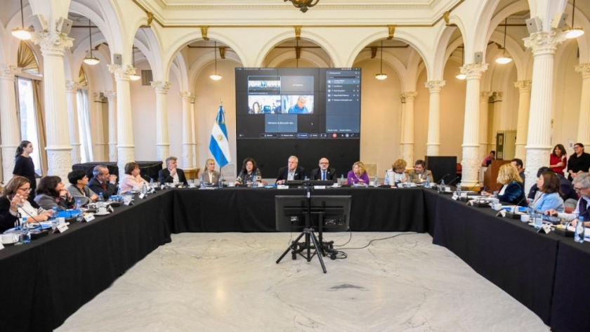Se presentó el informe de la prueba Aprender 2022 con resultados positivos en todo el país