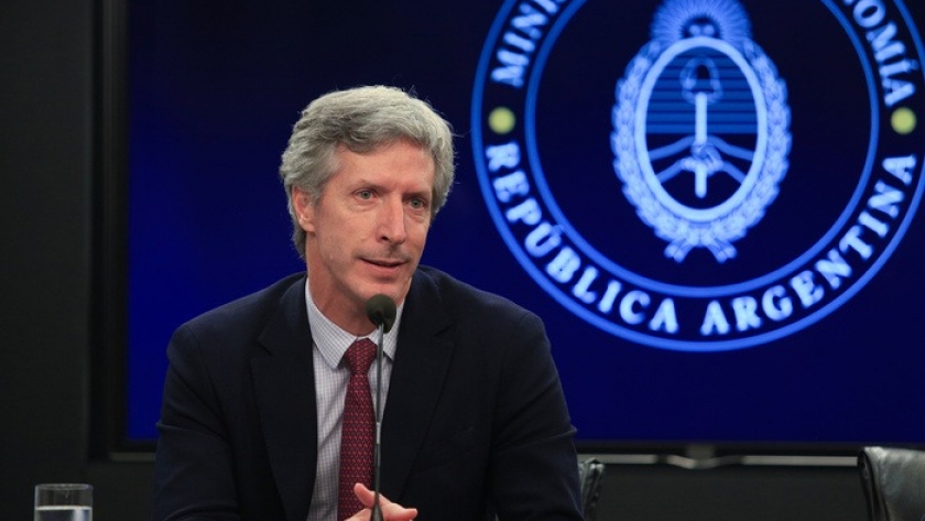 Gobierno cubrió deuda de julio con ingreso de dólares y ratificó pago de vencimientos
