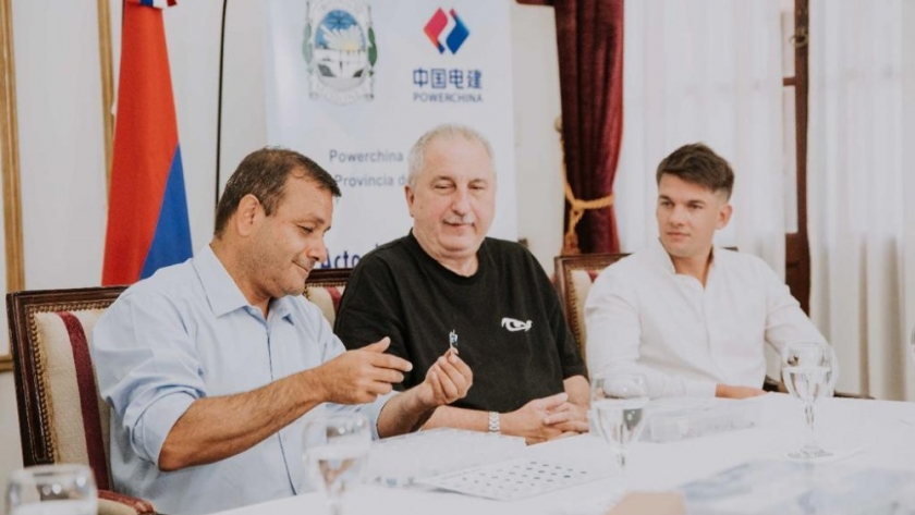 Powerchina entregó kits y sensores a la Escuela de Robótica de Misiones