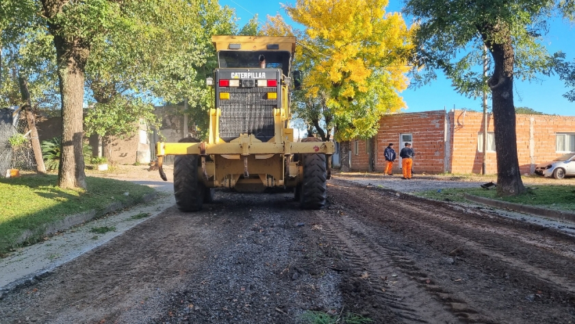 Avanza la transformación de Barrio Progreso con obras de asfalto, iluminación y cordón cuneta