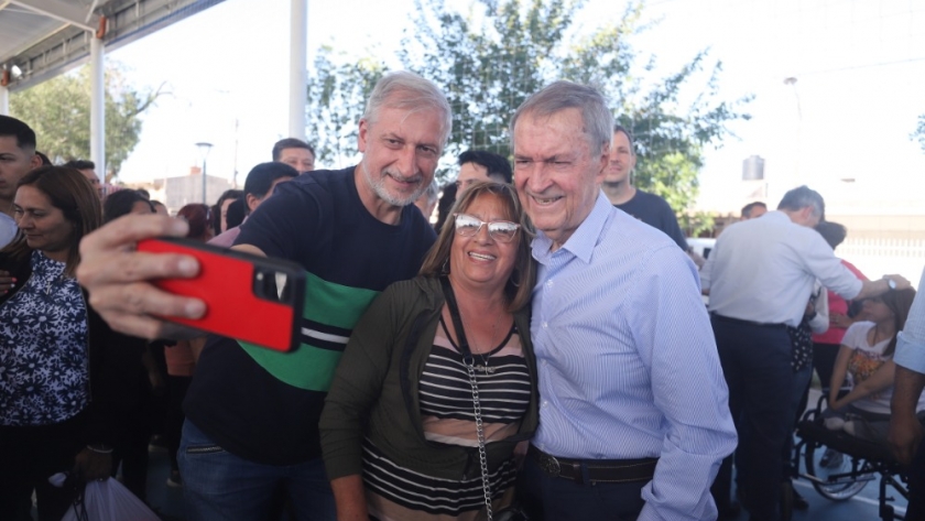Schiaretti inauguró el polideportivo de barrio Ituzaingó Anexo