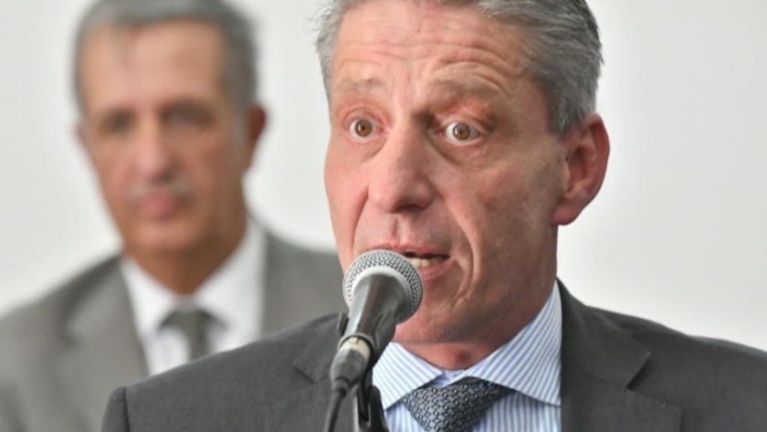 Arcioni confirmó el pago de haberes para los trabajadores estatales y jubilados