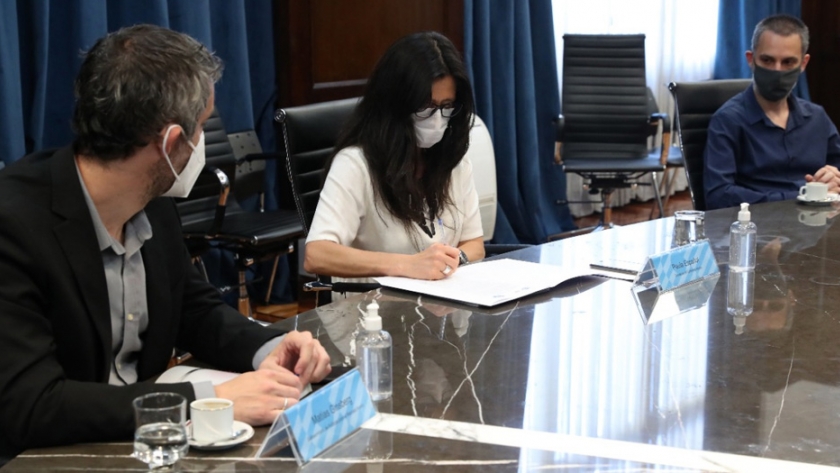 La industria gráfica firma acuerdo para imprimir más libros en Argentina