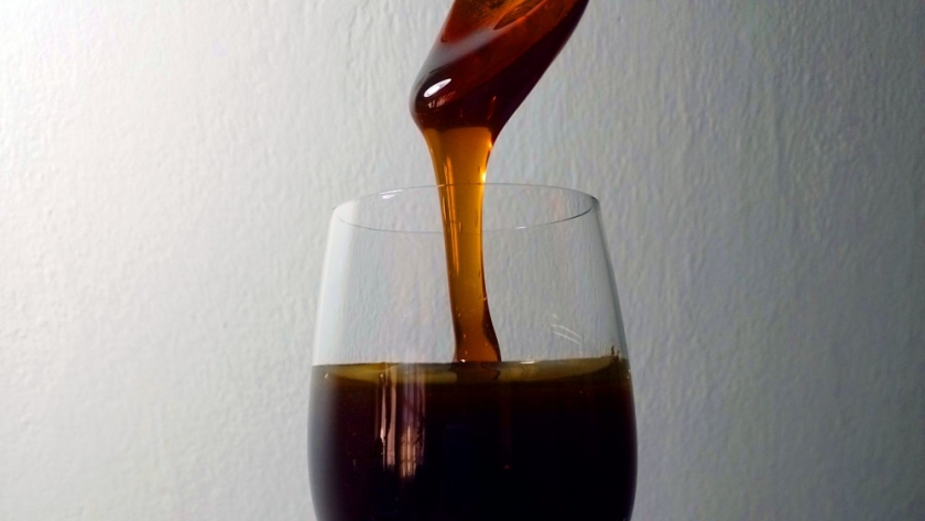 Miel oscura, un tesoro poco conocido y con un sabor único