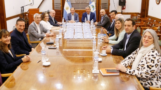Nueva reunión de transición de gobierno entre Gutiérrez y Figueroa