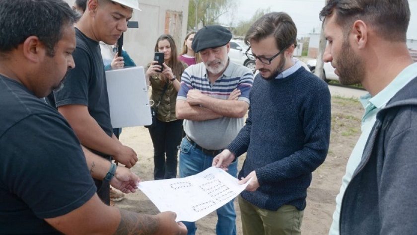 Simone recorrió las viviendas en marcha en Marcos Paz