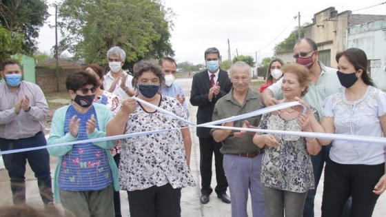 El gobernador inauguró pavimento y recorrió obras en ejecución en Colonia Elisa