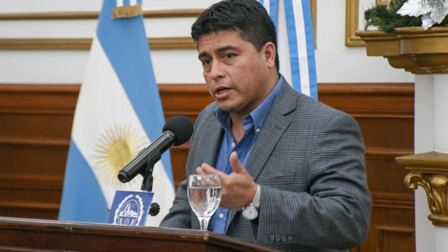 Santa Cruz recupera áreas petroleras cedidas por YPF y acuerda inversiones por más de US$1.200 millones