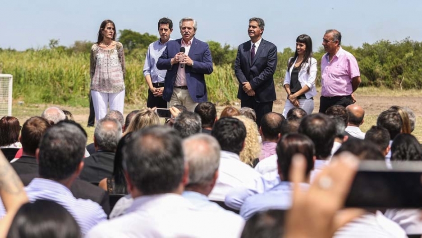 El Presidente inauguró un complejo de viviendas en Chaco