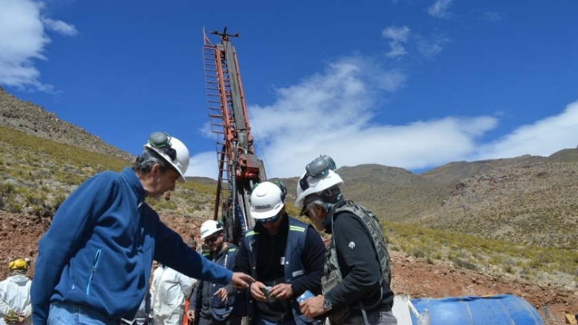 El ministro de Minería inspeccionó las tareas de exploración del proyecto Chita
