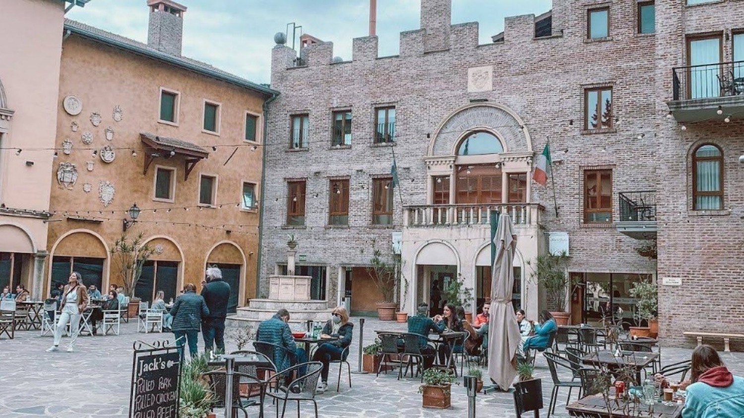 Torrepueblo: la escapada cerca de CABA con arquitectura de la Toscana
