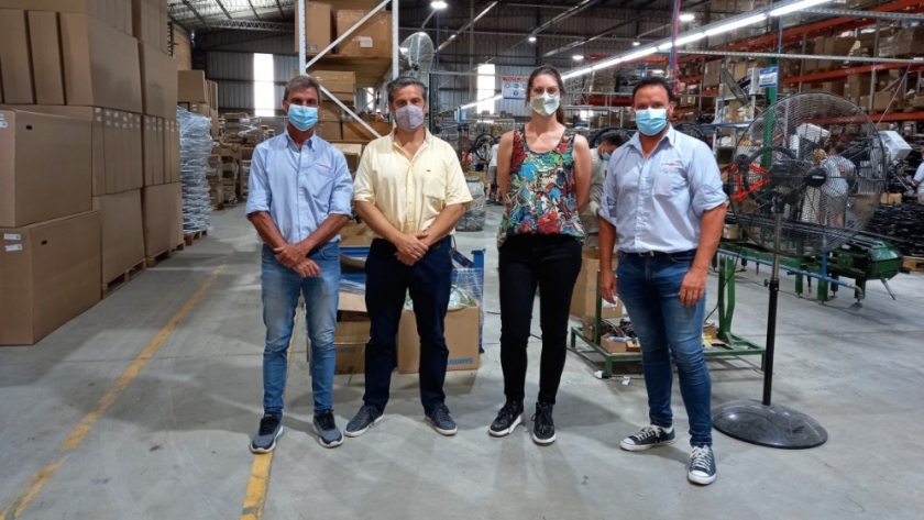 Autoridades provinciales visitaron una empresa fabricante de bicicletas que exportó por primera vez
