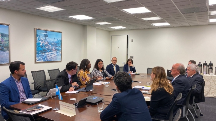 Mendiguren gestiona en Washington un crédito con el Banco Mundial