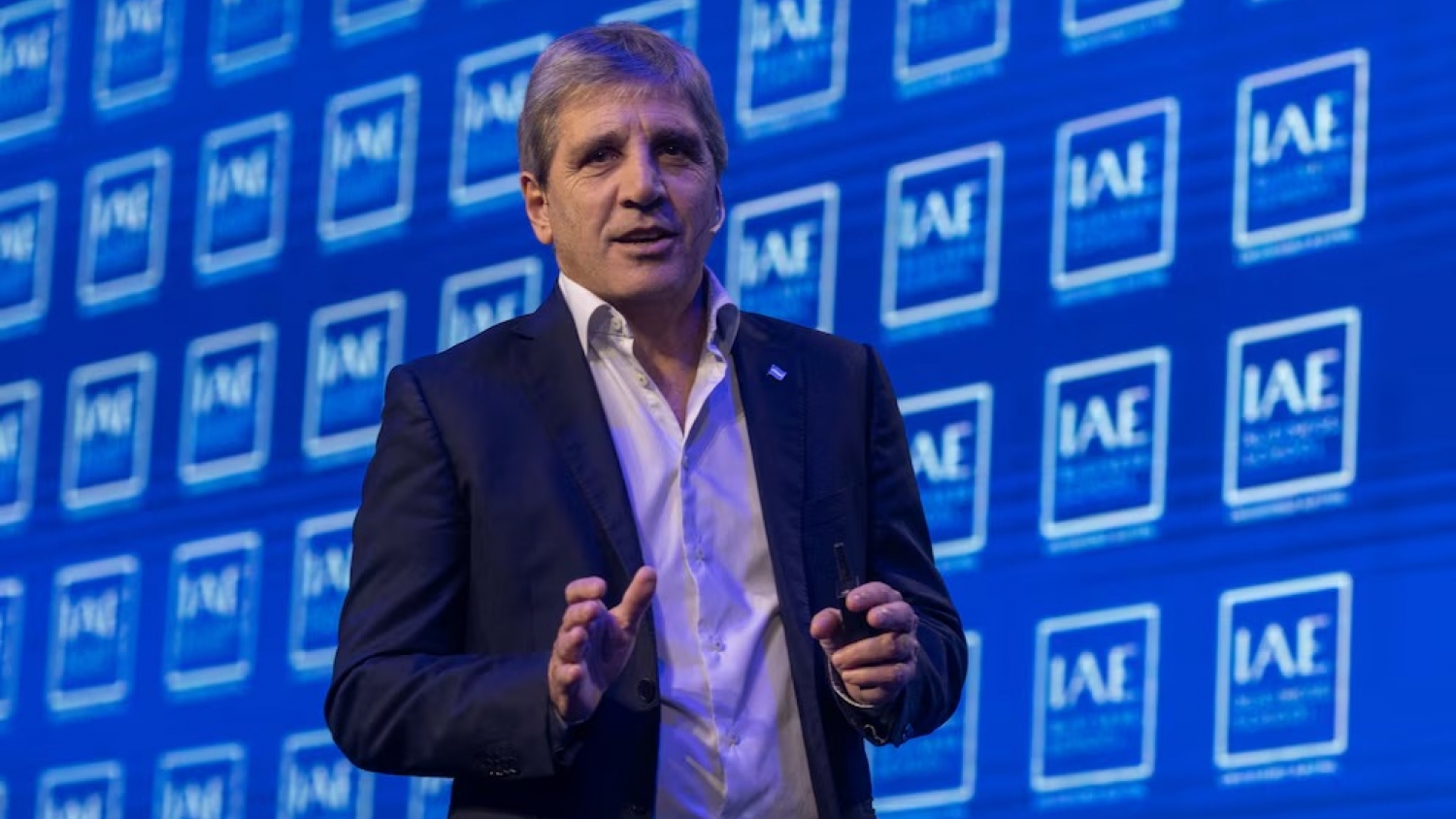 Caputo anunció un alivio fiscal para pymes con devolución de IVA