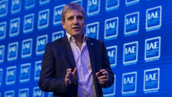 Caputo anunció un alivio fiscal para pymes con devolución de IVA