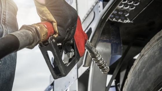 Suba de impuestos al gasoil encarece el transporte de cargas y presiona al agro desde julio