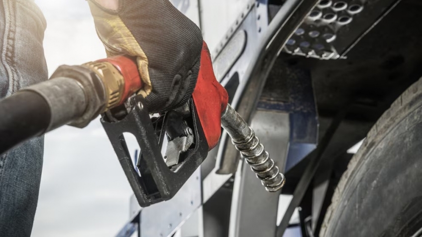 Suba de impuestos al gasoil encarece el transporte de cargas y presiona al agro desde julio