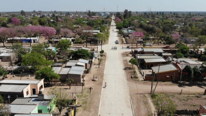Avanza a buen ritmo la pavimentación de un nuevo acceso a la Localidad de Corzuela
