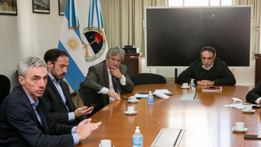 Mesa de diálogo: Meoni recibió a las cámaras de transporte del AMBA