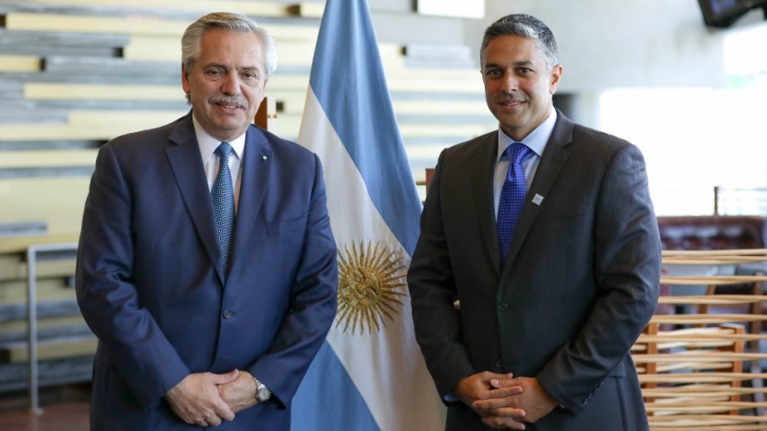 El Presidente se reunió con el titular de General Motors Internacional, quien le anunció la producción de la Tracker, con una inversión de 350 millones dólares