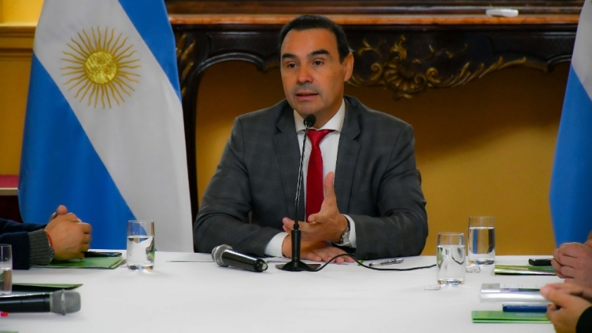 Valdés presentó las líneas de financiamiento del plan de reconversión energética