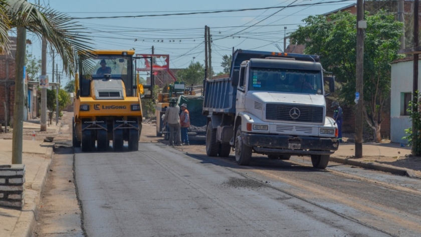 Avanzan obras de pavimentación de Pampa Blanca