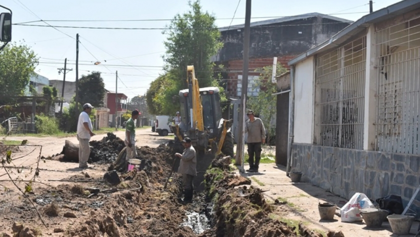 La Provincia hace más de 200 cuadras de cordón cuneta en cerca de 15 barrios capitalinos