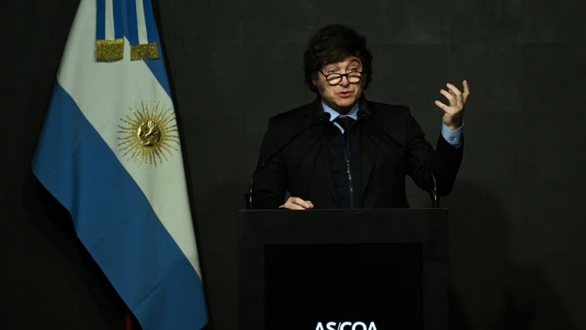 Milei y Caputo buscan reforzar la confianza empresarial en el Council of the Americas