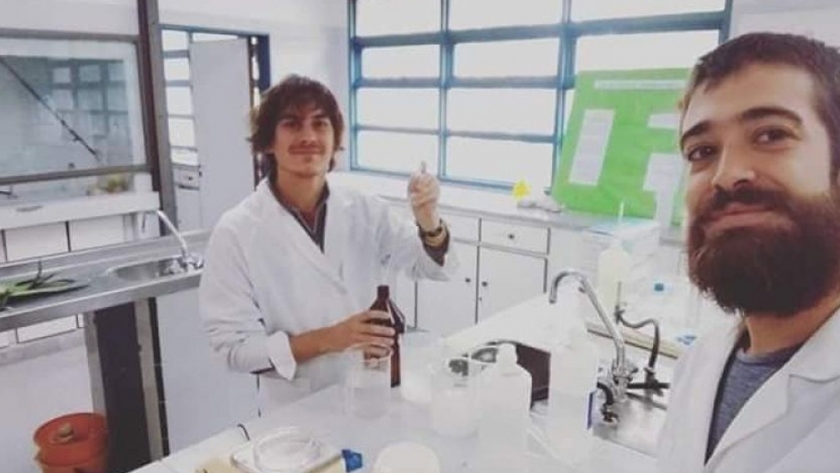 La Escuela Agropecuaria Nº 1 enseña a sus alumnos a elaborar alcohol en gel