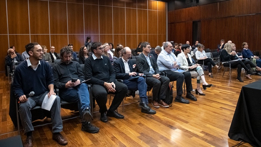 Evaluación de la Ciencia y la Tecnología Argentina: adherencia con políticas y planes regionales y nacionales