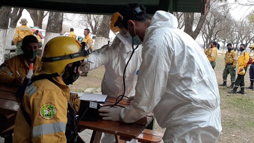 Se suman más brigadistas al comando forestal de combate del fuego