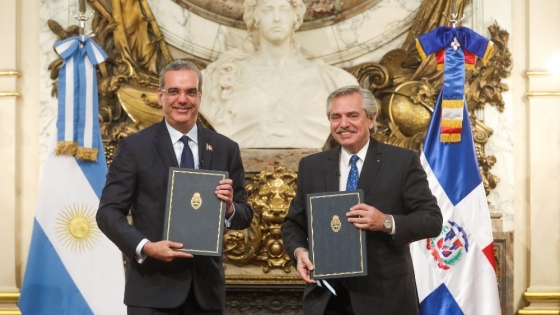 El Presidente firmó acuerdos de cooperación productiva y sanitaria con su par de República Dominicana, Luis Abinader Corona