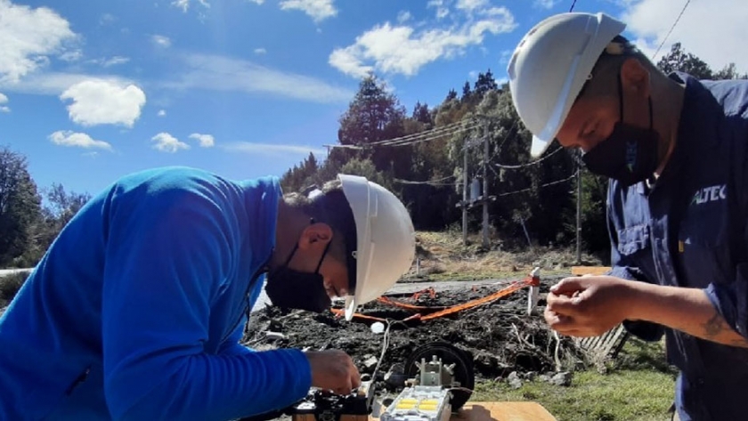 Continúa la obra de conectividad por fibra óptica para Villa Mascardi
