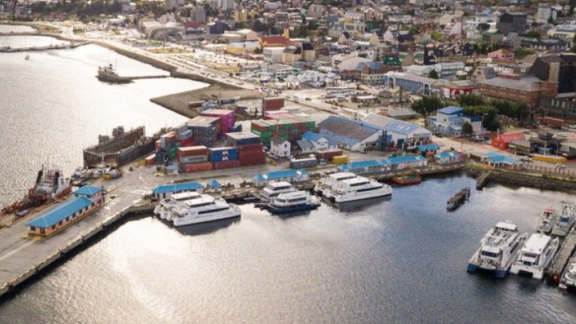 Tierra del Fuego inaugura la temporada de cruceros con la llegada del National Geographic Endurance
