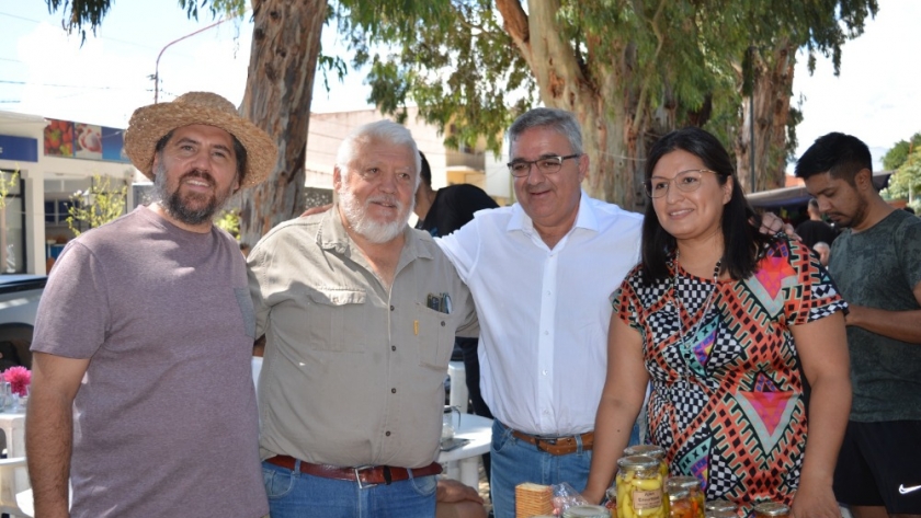 Raúl visitó a artistas y emprendedores en Santa María
