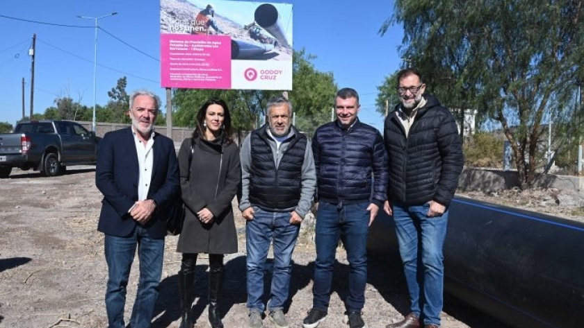 El Gobernador Cornejo recorrió las obras del acueducto del Oeste